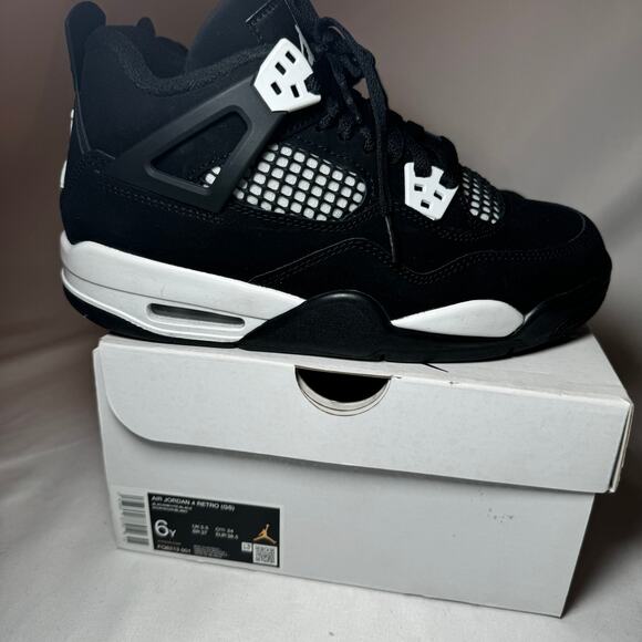 Size 6 - Nike Air Jordan 4 Retro GS White Thunder Men's Shoes - Picture 1 of 11